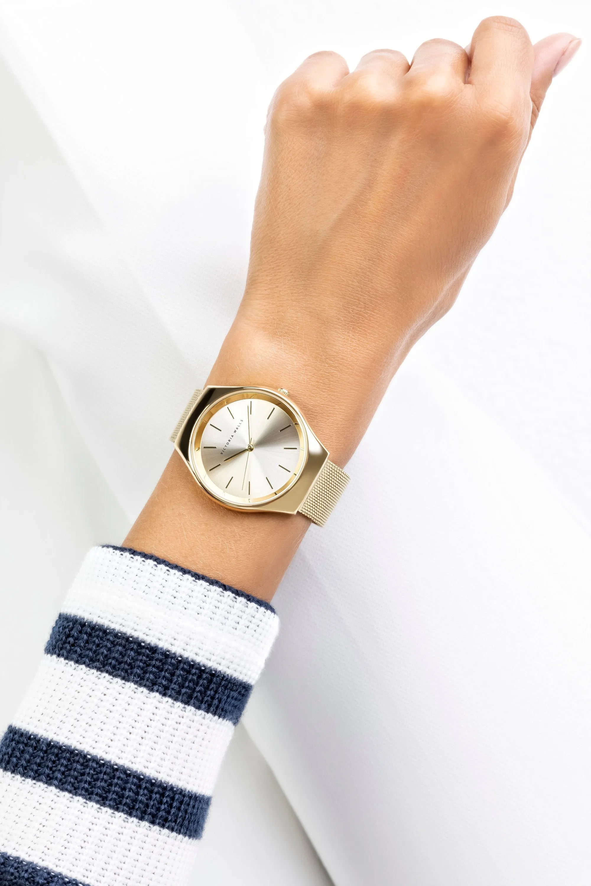 Quartz Gold Sunray Mesh Watch